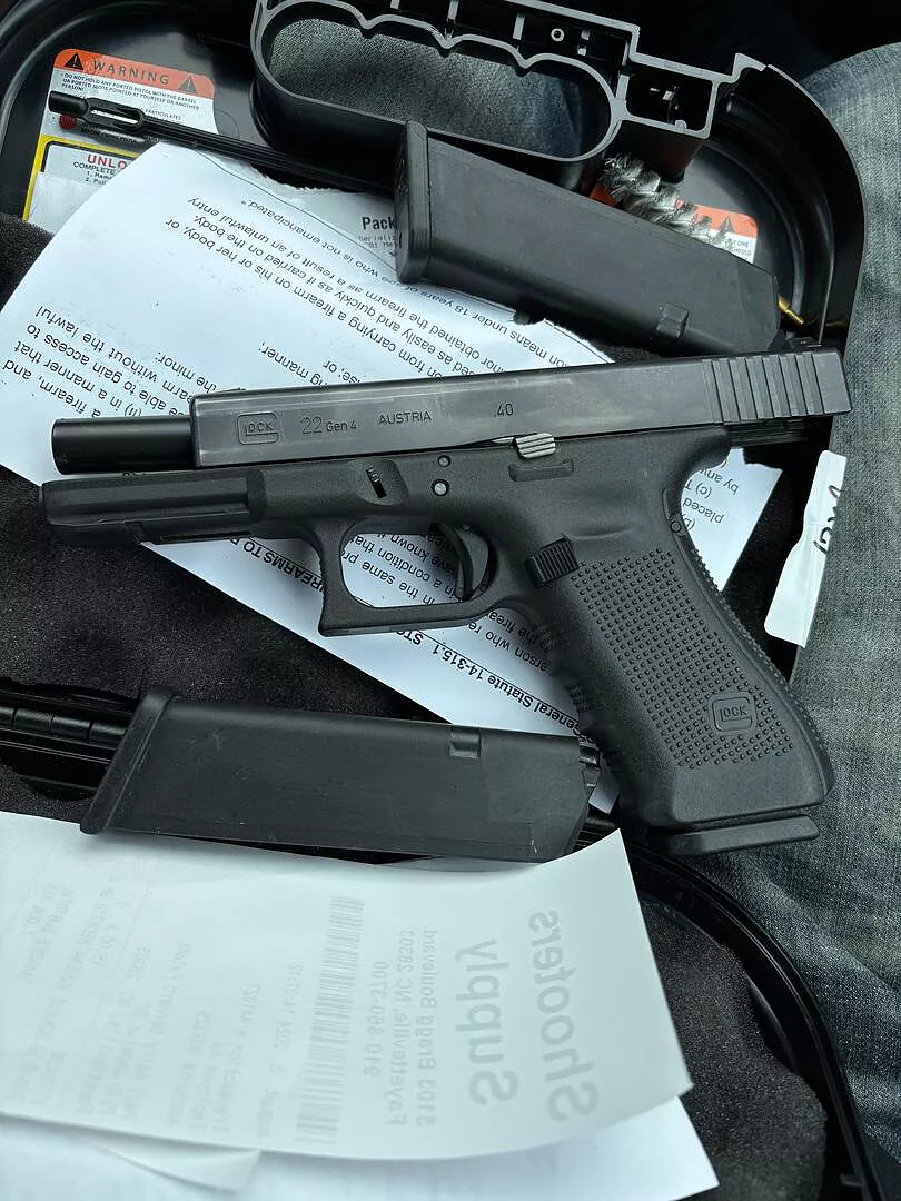 LE Trade-In .40S&W Glock G22 Gen 4 15rd 4.48" - Image 4